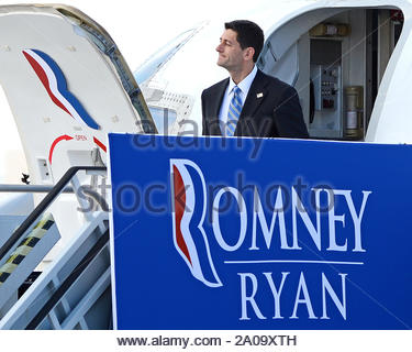 WEST PALM BEACH, FL - OCTOBER 02: Bridget Everett performs ...