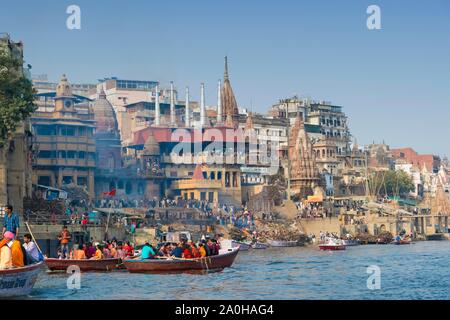 Cremation at Manikarnika ghat, Varanasi, Uttar Pradesh, India Stock Photo