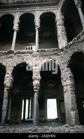 31st May 1993 During the Siege of Sarajevo: the interior of the burned-out National Art Gallery and Library on Obala Kulina bana. Today, this is Sarajevo's City Hall. Stock Photo
