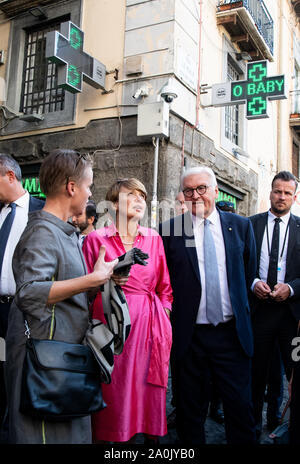 Neapel, Italy. 20th Sep, 2019. Federal President Frank-Walter Steinmeier and his wife Elke Büdenbender are guided through the Old Town. President Steinmeier and his wife are on a two-day state visit to Italy. Credit: Bernd von Jutrczenka/dpa/Alamy Live News Stock Photo