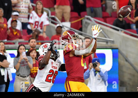 Los Angeles, California, USA. 20th Sep, 2019. CA.USC Trojans wide receiver Amon-Ra St. Brown #8 catches the pass for the touchdown over Utah Utes defensive back Javelin Guidry #28 in action during the first quarter of the NCAA Football game between the USC Trojans and the Utah Utes at the Coliseum in Los Angeles, California.Mandatory Photo Credit : Louis Lopez/CSM/Alamy Live News Stock Photo