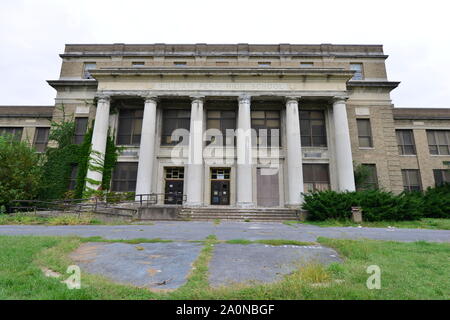 Abandoned school in Harrisburg, Pennsylvania. Stock Photo