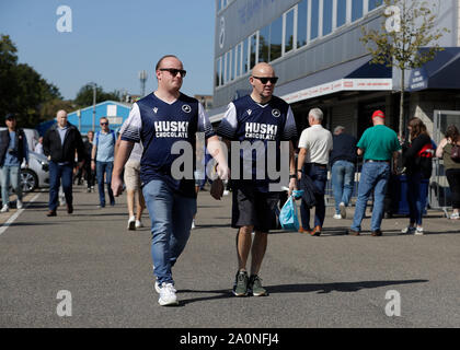 London, UK. 21st Sept 2019. English Championship Football, Millwall Football Club versus Queens Park Rangers; A Pair of Millwall fans arriving at The Den Stadium before kick off - Strictly Editorial Use Only. No use with unauthorized audio, video, data, fixture lists, club/league logos or 'live' services. Online in-match use limited to 120 images, no video emulation. No use in betting, games or single club/league/player publications Credit: Action Plus Sports Images/Alamy Live News Credit: Action Plus Sports Images/Alamy Live News Credit: Action Plus Sports Images/Alamy Live News Credit: Acti  Stock Photo