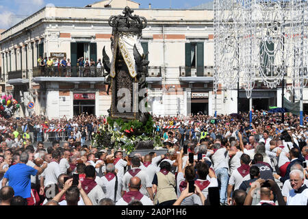 Reggio Calabria 14 sep 2019 - Discesa Madonna della Consolazione, la Vara Credit: Giuseppe Andidero Stock Photo