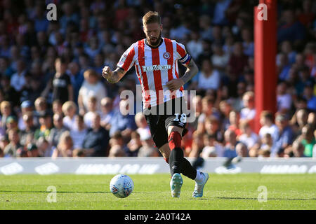 London, UK. 21st Sep, 2019. Pontus Jansson of Brentford in action. EFL Skybet championship match, Brentford v Stoke city at Griffin Park stadium in London on Saturday 21st September 2019. this image may only be used for Editorial purposes. Editorial use only, license required for commercial use. No use in betting, games or a single club/league/player publications. pic by Steffan Bowen/Andrew Orchard sports photography/Alamy Live news Credit: Andrew Orchard sports photography/Alamy Live News Stock Photo