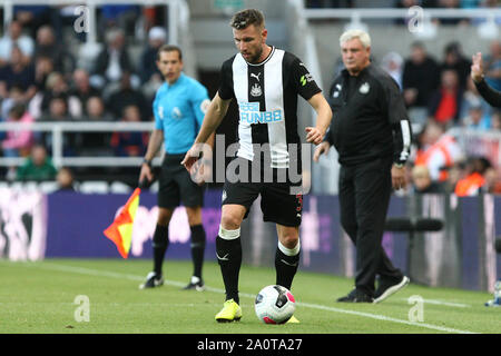 Newcastle, UK. 21st Sep, 2019. Newcastle United's Paul Dummett during the Premier League match between Newcastle United and Brighton and Hove Albion at St. James's Park, Newcastle on Saturday 21st September 2019. (Credit: Steven Hadlow | MI News)Photograph may only be used for newspaper and/or magazine editorial purposes, license required for commercial use Credit: MI News & Sport /Alamy Live News Stock Photo