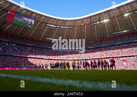 Munich, Germany. 21st Sep, 2019. Fans choreography, team presentation FC BAYERN MUNICH - 1.FC KÖLN 4-0 - DFL REGULATIONS PROHIBIT ANY USE OF PHOTOGRAPHS as IMAGE SEQUENCES and/or QUASI-VIDEO - 1.German Soccer League, Munich, September 21, 2019 Season 2019/2020, matchday 05, FCB, München, Cologne Credit: Peter Schatz/Alamy Live News Stock Photo