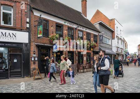 People out and about and shopping in Peascod Street, Windsor, Berkshire, England Stock Photo