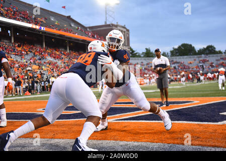 Champaign, Illinois, USA. 21st Sep, 2019. Defensive lineman Jamal Woods (91) of the Illinois Fighting Illini warming up during the NCAA football game between the Illinois vs Nebraska at Memorial Stadium in Champaign, Illinois. Dean Reid/CSM/Alamy Live News Stock Photo