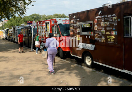 Washington, DC, USA. 21st Sep, 2019. 20190921 - Food trucks line 14th Street off the National Mall in Washington, between the Washington Monument and the United States Capitol building. Credit: Chuck Myers/ZUMA Wire/Alamy Live News Stock Photo