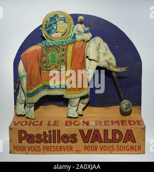 Vending machine for the Valda Pastille (1935) on display at the exhibition 'Graphics and advertising in France in the 1930s' in the Museum of Modern and Contemporary Art (Musée d'Art moderne et contemporain de Saint-Étienne Métropole) in Saint-Étienne, France. Stock Photo