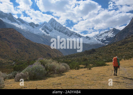 Walking in to Alpamayo Basecamp, Cordillera Blanca, Ancash, Peru Stock Photo
