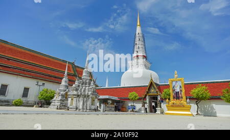 Nakhon Si Thammarat, Thailand - August 10, 2019: Wat Phra Mahathat Woramahawihan is the main Buddhist temple (wat) of Nakhon Si Thammarat Province in Stock Photo