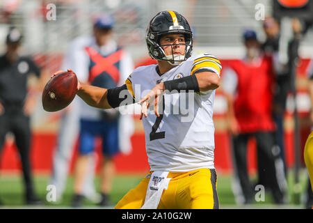 East Rutherford, New Jersey, USA. 22nd Dec, 2019. Quarterback Mason Rudolph  (2) of the Pittsburgh Steelers throws a pass during a game against the New  York Jets at MetLife Stadium on December 22, 2019 in East Rutherford, New  Jersey. Gregory Vasil