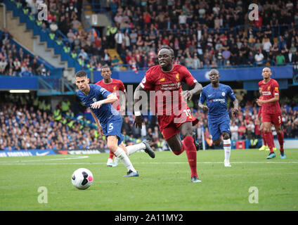 LONDON, ENGLAND - SEPTEMBER 22:  Liverpool’s Sadio Mane runs with the ball during the Premier League match between Chelsea FC and Liverpool FC at Stamford Bridge on September 22, 2019 in London, United Kingdom. (Hugo Philpott/MB Media) Stock Photo