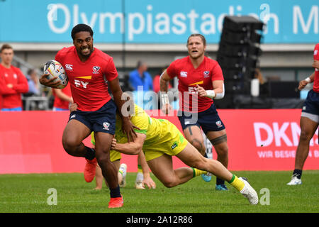 Munich, Deutschland. 22nd Sep, 2019. Action duels.Spielszene. Australia-USA. Rugby Oktoberfest 7s, invitation tournament of the national teams in the Siebener Rugby, on 22.09.2019 in Munich, Olympic Stadium. | usage worldwide Credit: dpa/Alamy Live News Stock Photo