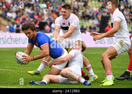 Munich, Deutschland. 22nd Sep, 2019. general game scene, action, duels . France-England. Rugby Oktoberfest 7s, invitation tournament of the national teams in the Siebener Rugby, on 22.09.2019 in Munich, Olympic Stadium. | usage worldwide Credit: dpa/Alamy Live News Stock Photo