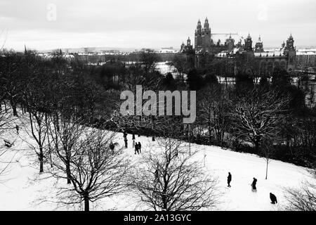 Glasgow in the snow, overlooking Kelvingrove Art Gallery Stock Photo