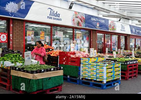 quality-foods-market-at-southall-london-uk-june-9-2022-stock