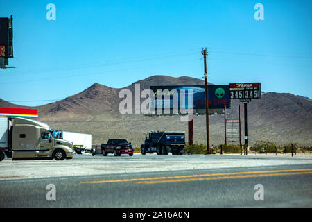 Area51 Alien Center in Amargosa Valley zwischen Las Vegas und Beatty mit Tankstelle und Restaurant sowie großem Souvenirshop Stock Photo