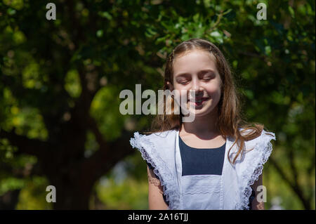 Teen girl walking in tall hi-res stock photography and images - Page 2 -  Alamy