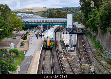 Lewes, East Sussex, Commuters getting off train on platform of station as seen from above Stock Photo