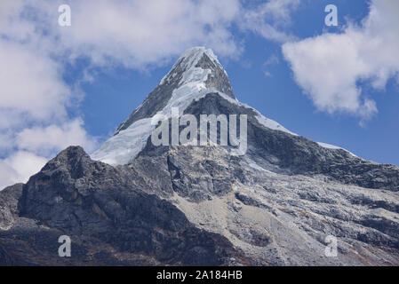 Artesonraju, the peak that inspired the Paramount Pictures logo, Santa Cruz trek, Cordillera Blanca, Ancash, Peru Stock Photo