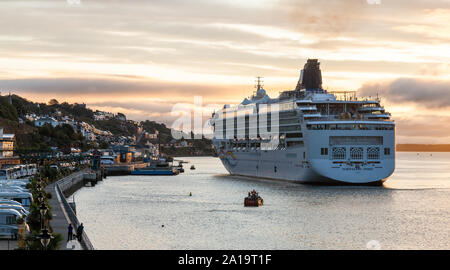 Cobh, Cork, Ireland. 25th Sep, 2019. Cruise ship Norwegian Spirit maneuvering into position to dock at the deep water quay in Cobh, Co. Cork, Ireland. - Picture; Credit: David Creedon/Alamy Live News Stock Photo