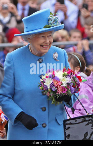 The Queen at Poundbury Dorchester Dorset 27th October 2016 Stock Photo