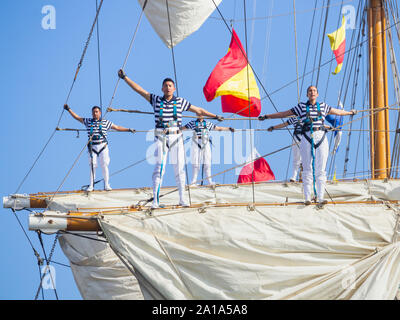 Las Palmas, Gran Canaria, Canary Islands, Spain. 25th September, 2019. Sailors climb the rigging on Mexican Navy cadet training ship, Cuauhtémoc, as one of the largest tall ships in the world departs for Mexico from Gran Canaria, the last stop of a 250 day voyage of Northern America and Europe. Credit: Alan Dawson News/Alamy Live News Stock Photo