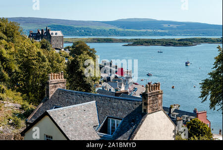 View of Tobermory from above. Tobermory is the capital of Mull, and until 1973 the only burgh on, the Isle of Mull in the Scottish Inner Hebrides. Stock Photo