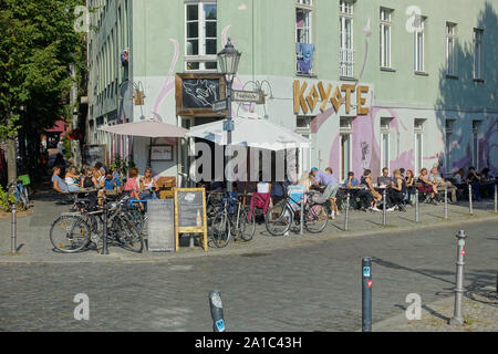 Berlin Kreuzberg, am Landwehrkanal, Fraenkelufer, Cafe Koyote