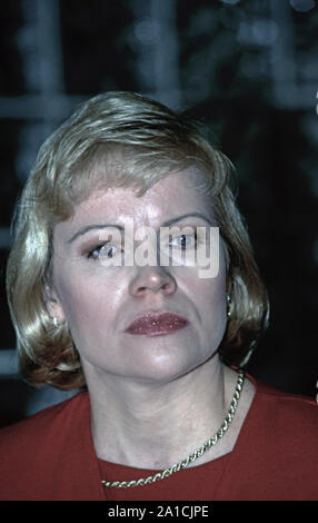 Washington DC, USA, May 20, 1996 Mary Schiavo Department of Transportation Inspector General talks to reporters outside the ABC studios after her appearance on Nightline Stock Photo