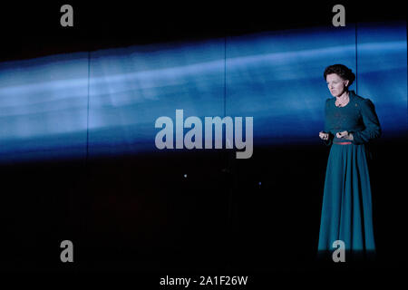 Chichester Festival Theatre, UK. 26th Sep, 2019. Dervla Kirwan performs as Lady Macbeth during a photo-call for Chichester Festival Theatre's production of William Shakespeare's 'MacBeth', directed by Paul Miller, at the Chichester Festival Theatre, Chichester, UK, Thursday September 26, 2019. Photograph Credit: Luke MacGregor/Alamy Live News Stock Photo