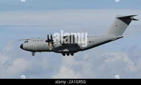 Richmond, British Columbia, Canada. 24th Sep, 2019. A Royal Air Force (RAF) Airbus A400M Atlas C.1 (A400M-180) with registration ZM418, a four-engine turboprop military transport aircraft, lands at Vancouver International Airport. Credit: Bayne Stanley/ZUMA Wire/Alamy Live News Stock Photo