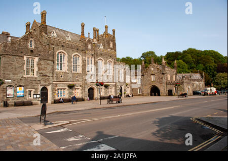 Tavistock Town Hall and Bedford Square, Tavistock, Devon Stock Photo