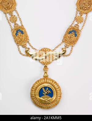 (190927) -- BEIJING, Sept. 27, 2019 (Xinhua) -- Undated photo shows the Friendship Medal. A ceremony to grant national medals and honorary titles to the honorees will be held in the Great Hall of the People at 10 a.m. Sunday. (Xinhua) Stock Photo