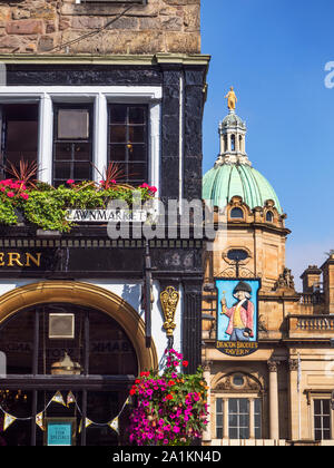 The Bank of Scotland building from Deacon Brodies Tavern on Lawnmarket The Royal Mile Edinburgh Scotland Stock Photo