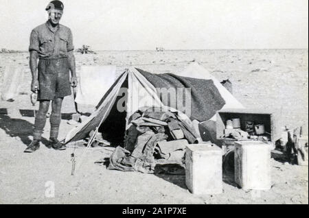 Photographs taken during WW2 by British soldier of the Royal Tank Regiment during the North Africa campaign. British soldier and bivouac tent at Mersa Matruh.. Trooper C M Shoults Stock Photo