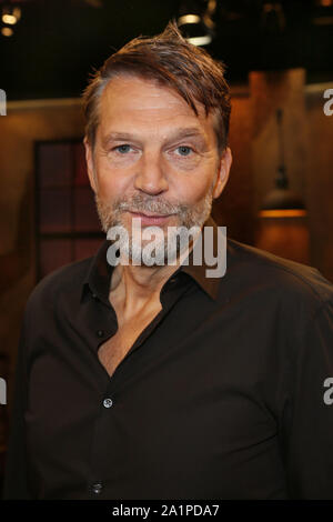 27 September 2019, Germany (German), Cologne: Kai Wiesinger, actor, is a guest at the Talkrunde Kölner Treff. Photo: Foto Unger/dpa Stock Photo