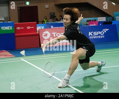 Incheon, South Korea. 28th Sep, 2019. He Bingjiao of China returns a shuttlecock during the semifinal match between He Bingjiao of China and Michelle Li of Canada at the Korea Open 2019 badminton tournament in Incheon, South Korea, on Sept. 28, 2019. Credit: Lee Sangho/Xinhua/Alamy Live News Stock Photo