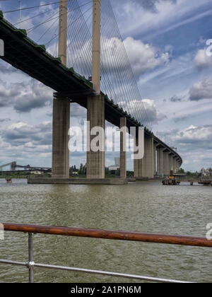qe2-bridge-on-the-dartford-