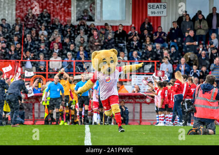 Stevenage, UK. 28th Sep, 2019. The Stevanage mascot leads out the teams at the start of the EFL Sky Bet League 2 match between Stevenage and Cambridge United at the Lamex Stadium, Stevenage, England on 28 September 2019. Photo by Phil Hutchinson. Editorial use only, license required for commercial use. No use in betting, games or a single club/league/player publications. Credit: UK Sports Pics Ltd/Alamy Live News