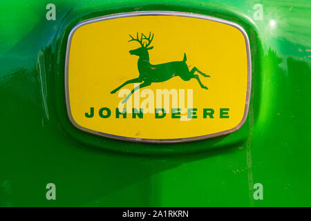 John Deere 830 Badge at the Chew Stoke Vintage Tractor and Ploughing Display 2019 Stock Photo