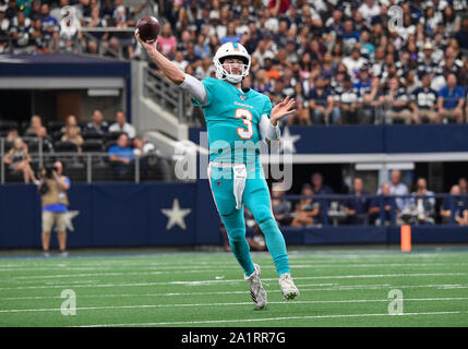 DeVante Parker of the Miami Dolphins at AT&T Stadium on September 22