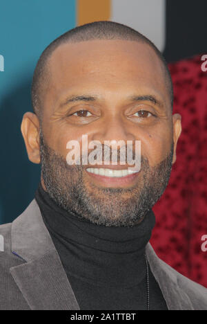 Los Angeles, USA. 28th Sep, 2019. Mike Epps arrives at the LA Premiere Of Netflix's 'Dolemite Is My Name' at Regency Village Theatre on September 28, 2019 in Westwood, California. Credit: Tsuni/USA/Alamy Live News Stock Photo