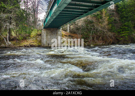 Dee River. Ballater, Royal Deeside, Aberdeenshire, Scotland, UK. Cairngorms National Park. Stock Photo