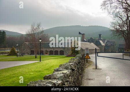 Royal Lochnagar Distillery. Ballater, Royal Deeside, Aberdeenshire, Scotland, UK Stock Photo