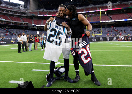 Carolina Panthers strong safety Eric Reid (25) kneels as the National  Anthem is played prior to the game against the Washington Redskins at FedEx  Field in Landover, Maryland on October, 2018. Credit: