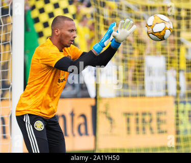 Columbus, Ohio, USA. 29 September, 2019.  Columbus Crew SC goalkeeper Eloy Room (1) warms up before playing Philadelphia Union in their match at Mapfre Stadium. Credit: Brent Clark/Alamy Live News Stock Photo